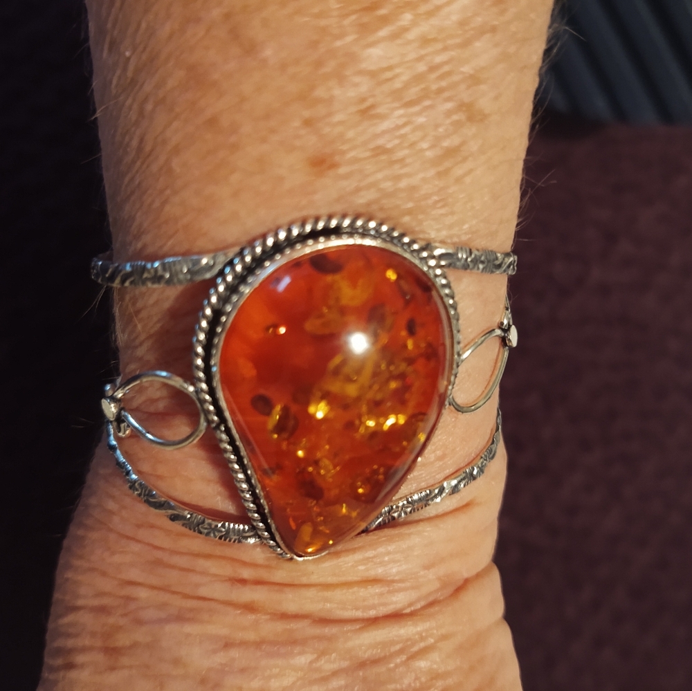 Amber Cuff - Picture 3 of 5